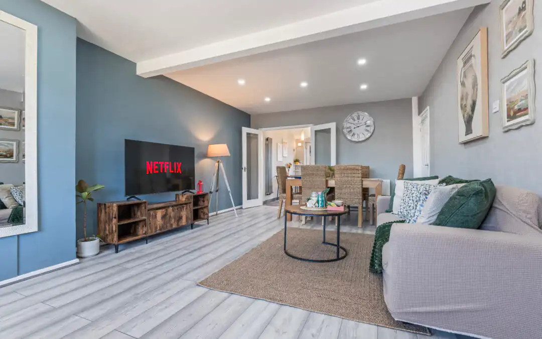 Modern 3BR House Near UHCW